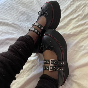 platform skor - dupes till miumiu ballerina skor. storlek 38. mycket bra skick. möts i stockholm eller fraktar 🖤