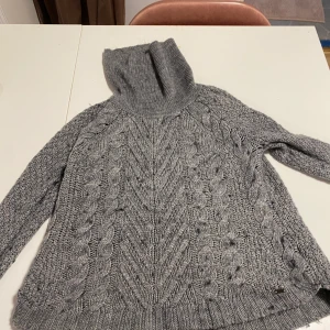 Polo tröja - En polotröja stickad,och väldigt skön nu till hösten/vintern