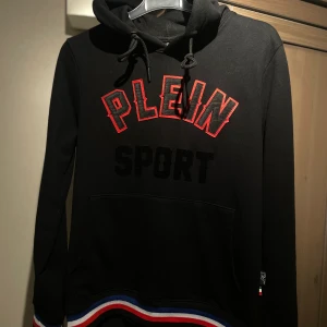 Plein hoodie  - Plein sport hoodie Storlek S Använd mycket lite och i nyskick ⭐️