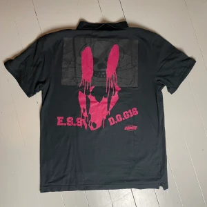 Eversince Bladee Tee - Bra skick, knappt använd Everince Polo 🖤