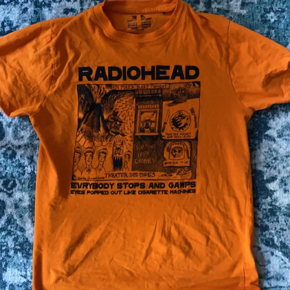 snygg radiohead t shirt, typ aldrig använd. . T-shirts.