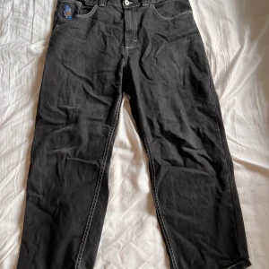Polar byxor 93 - Byxorna är i använt sick inga hål 7/10. Vita sömmar