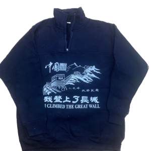 ✅ Vintage  Sweatshirt                                                            ✅ Size: Large                                                                                           ✅ Condition: 10//10 