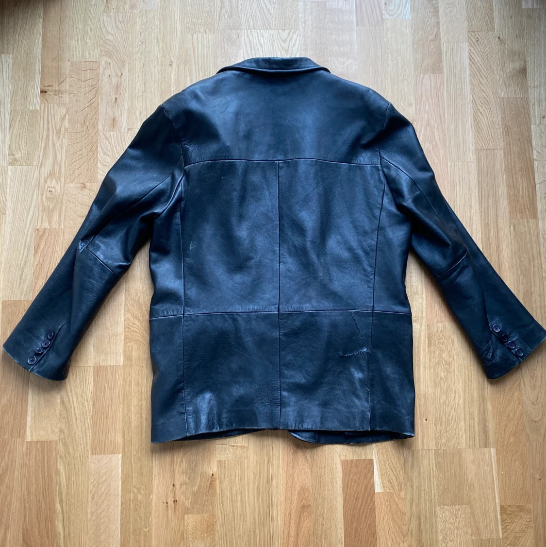 Svart Vintage Läderjacka - 91