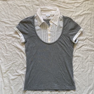 Y2k gilmore topp - Super söt topp med inbyggd blus från Stockholm. Vintage!! 😍 köparen står för frakt. ❤️❤️