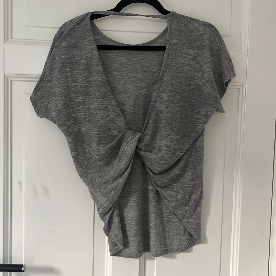 Tshirt med snygg rygg  - 90