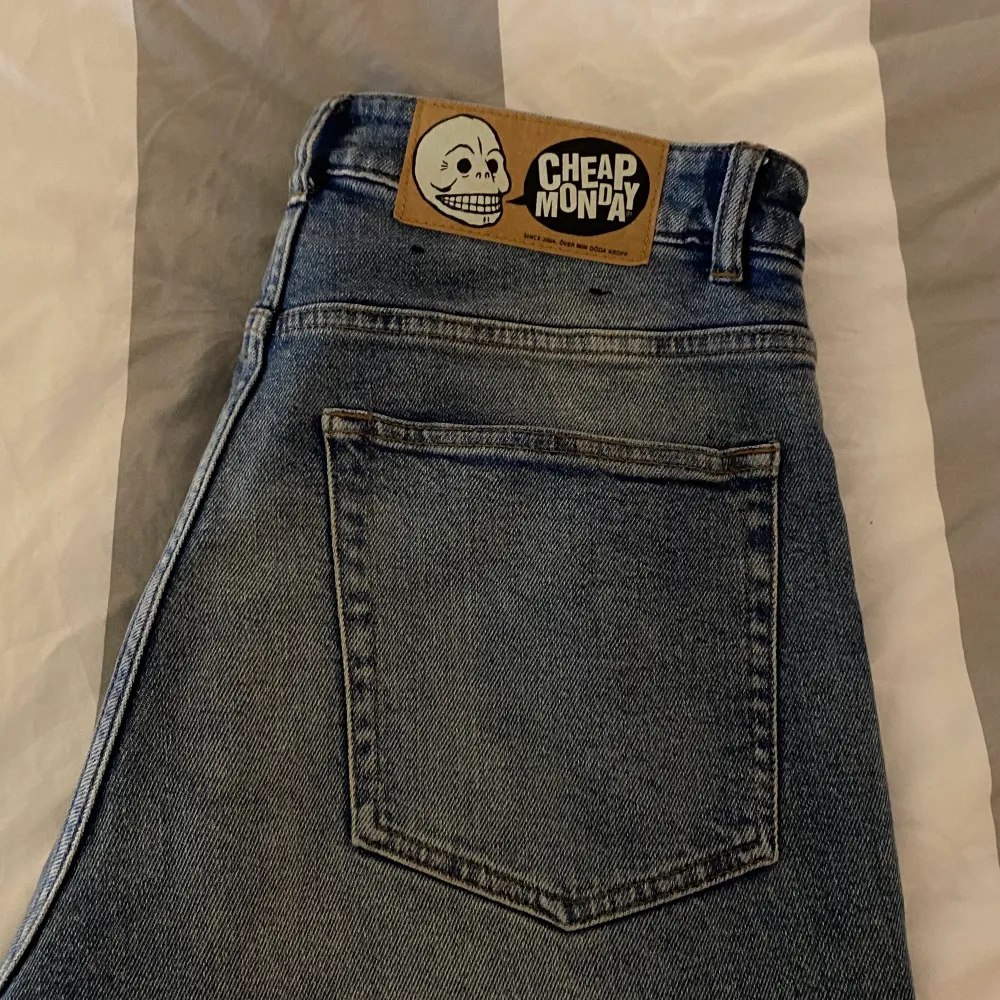 Jättefin cheap mondag jenas som inte är jätte lång (skriv för bild hur långa dom är på) . Jeans & Byxor.