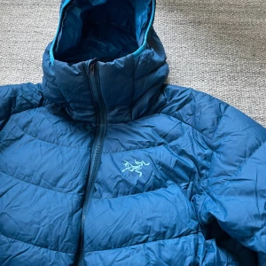 Arcteryx puffer  - Fet dunjacka från arcteryx  Fint skick, dragkedja bytt men inget som märks Modell 186 