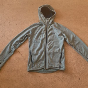 Houdini hoodie storlek S - Storlek S, sitter som M/L Inköpt för 1200