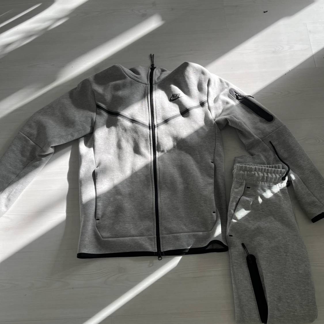 Nike tech fleece dam