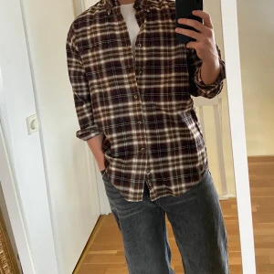 Vintage skjorta - Jag är 182 - passar M/L