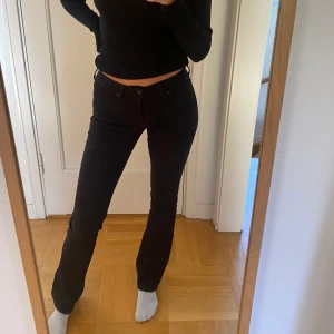 Levis jeans  - Lågmidjade levis jeans i modell 715. Säljer då dom är för små för mig🌸
