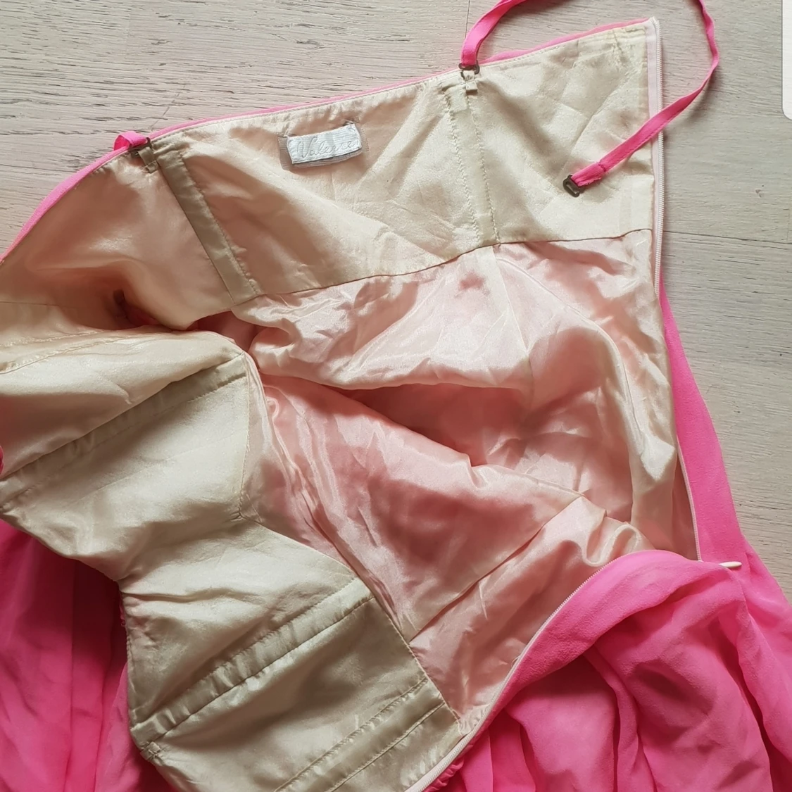 Äkta siden klänning - 90