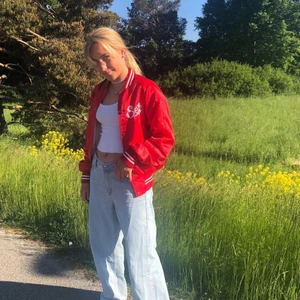 Varsity jacka  - Röd varsity jacka! Passar xs-L❤️ Kom med egna prisförslag 