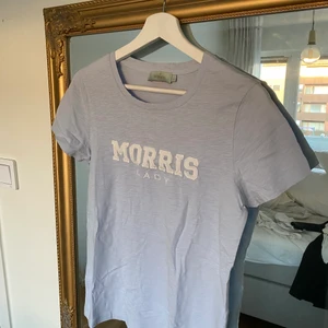 Helt oanvänd Morris-t-shirt - Helt oanvänd, perfekt skick. Babyblå, klarare färg än på bilderna. 