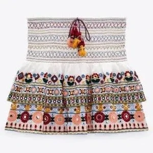 Kjol Zara - Säljer nu min kjol från Zara då den inte kommer till användning längre! Köpt för ca 1 månad sedan ❤️ Nypris 399kr