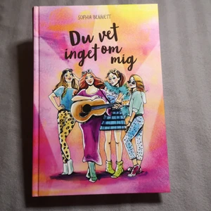 Bok - Hur är det att ha hela allmänhetens ögon på dig? Spicielt när ett stort beslut måste bestämmas och samtidigt ska du ha din bästa vän kvar. Ett musik problem. 