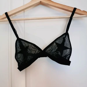 Bh - Bh från bikbok som jag aldrig använt och nu är den tyvärr lite för liten för mig. Storlek xs.