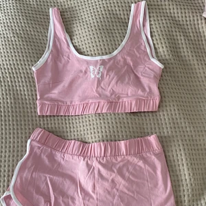 Gulligt mjukisset - Helt oanvända med lappen kvar, beställde fel färg. 