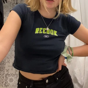 Reebok t-shirt - Snygg vintage t-shirt från Reebok. Jag är S för referens! Hör av er vid frågor💙