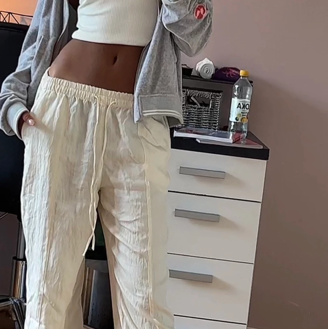 WEEKDAY topp. Storlek XS, kan även passa som S