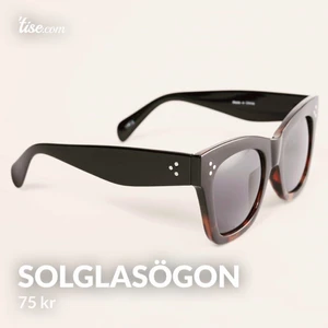Solglasögon  - från nakd