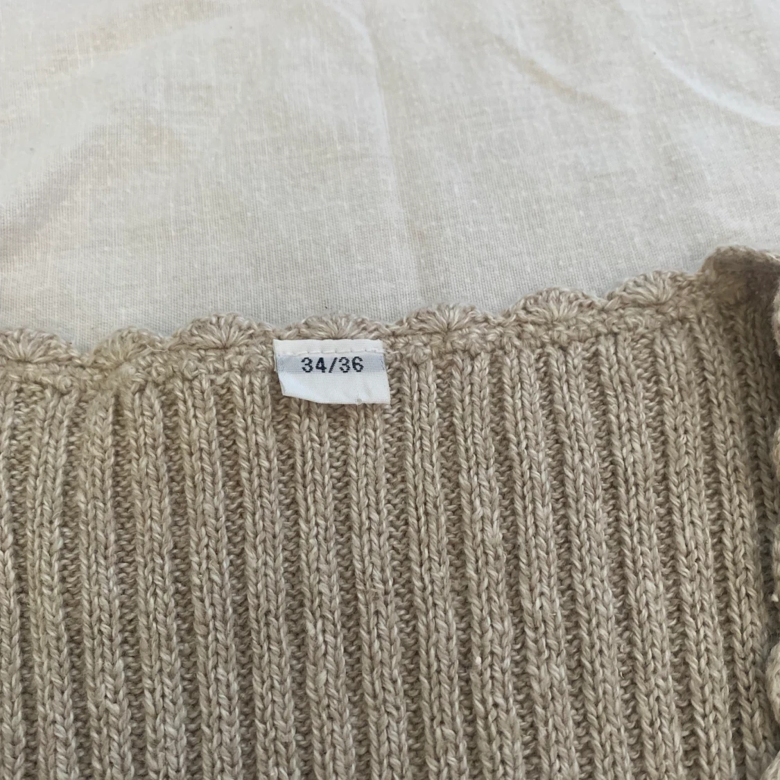 Stickad väst  - 90