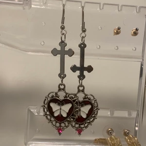 gothic örhängen  - riktigt fina!!! FRAKTEN KOSTAR 10kr 🫶