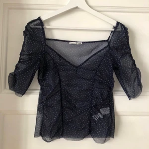 Blus zara  - Blus från zara storlek M. Köparen står för frakten💗