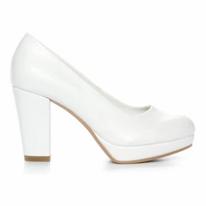 vita klackar stolek 39 - slutsålda på hemsidan, köpa från dinsko. använd en gång för ett år sedan därav säljer jag dom. super sköna  klackhöjd 9cm💗🤍