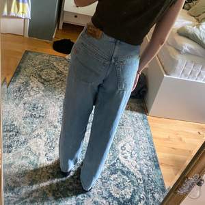 Ett par straight leg jeans, jättebra kvalite. Skriv för fler bilder eller mått ☺️