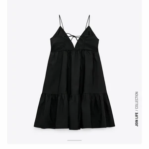 Zara klänning  - Jättefin o trendig klänning från zara!💗 köparen står för frakt!