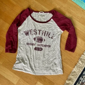 Tröja - Köpt på second hand.