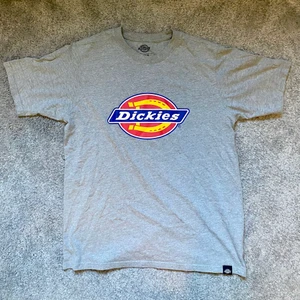 Dickies t-shirt - Grå tshirt från Dickies. Basic men snygg! Använd men i bra skick. 