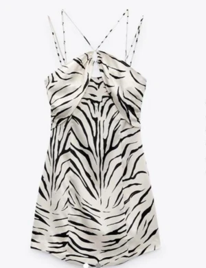 Zara klänning - Zara klänning stl S Använd en gång 