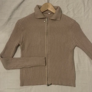 Jätte fin kofta!  - Jätte fin kofta nästan som ny i storleken S/M✨