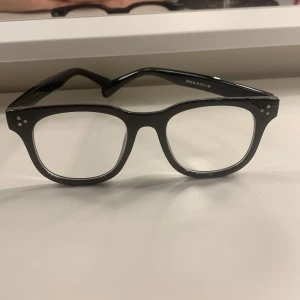 Bluelight glasögon  - Super fina blue light glasögon som är i bra kvalite och aldrig använda.