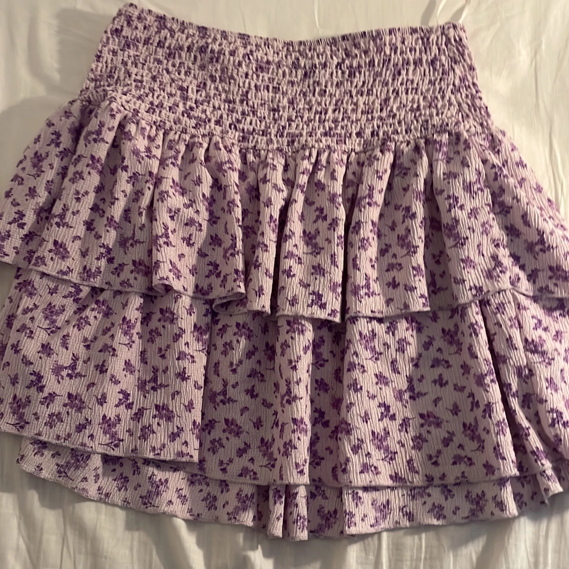 Sjukt snygg lila kjol från Gina tricot!