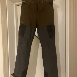 Sweedteam kevlarbyxor - Sweedteam kevlarbyxor- för mer information om byxorna skriv gärna :)