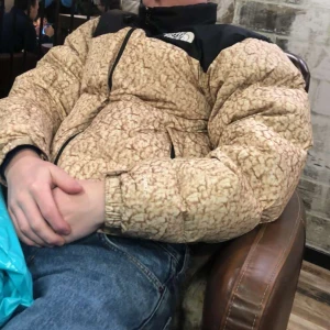 North Face 700 - Knappt använd North Face Jacka i storlek S. Jättevarm och snygg