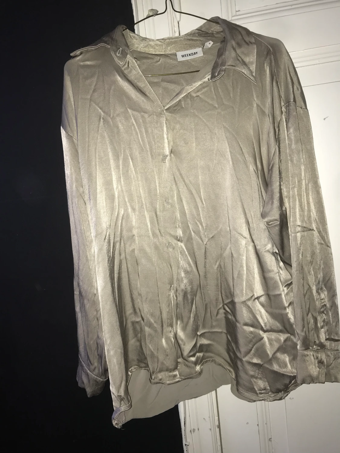 Oversized silvrig skjorta