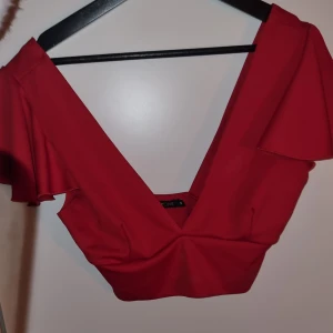 Festtopp - Fin röd topp