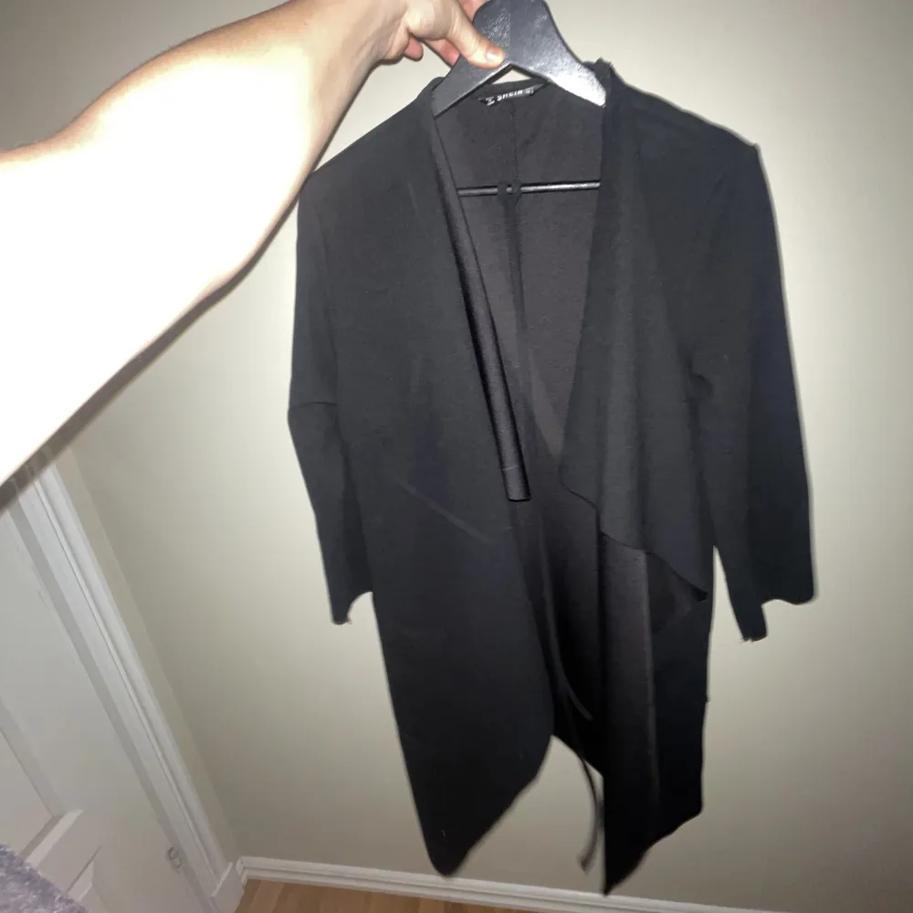 Tunn kappa igen Shein. Bra kvalitet då knappt använd. Nypris: 189kr . Takit.