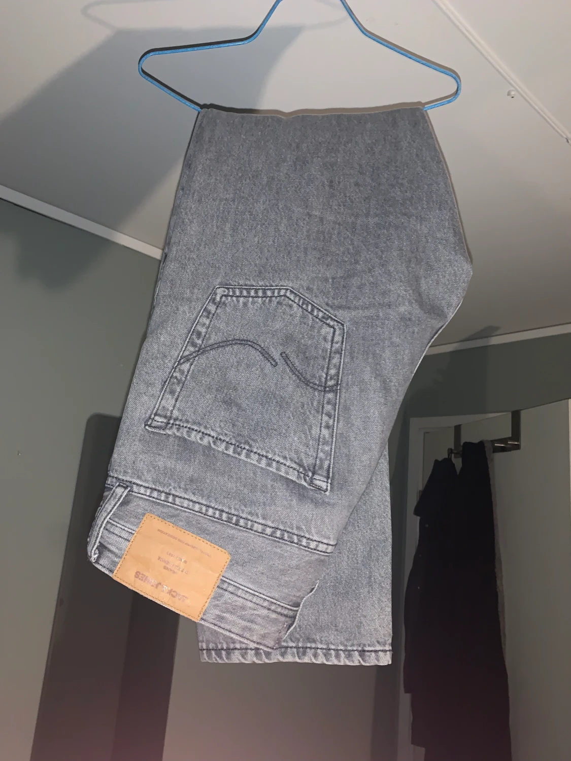 Jack & Jones jeans grå st 29/32