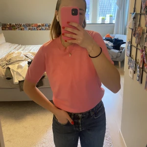 Rosa tröja - Supersnygg tunnstickat t”short tröja från Lindex som passar till mycket 