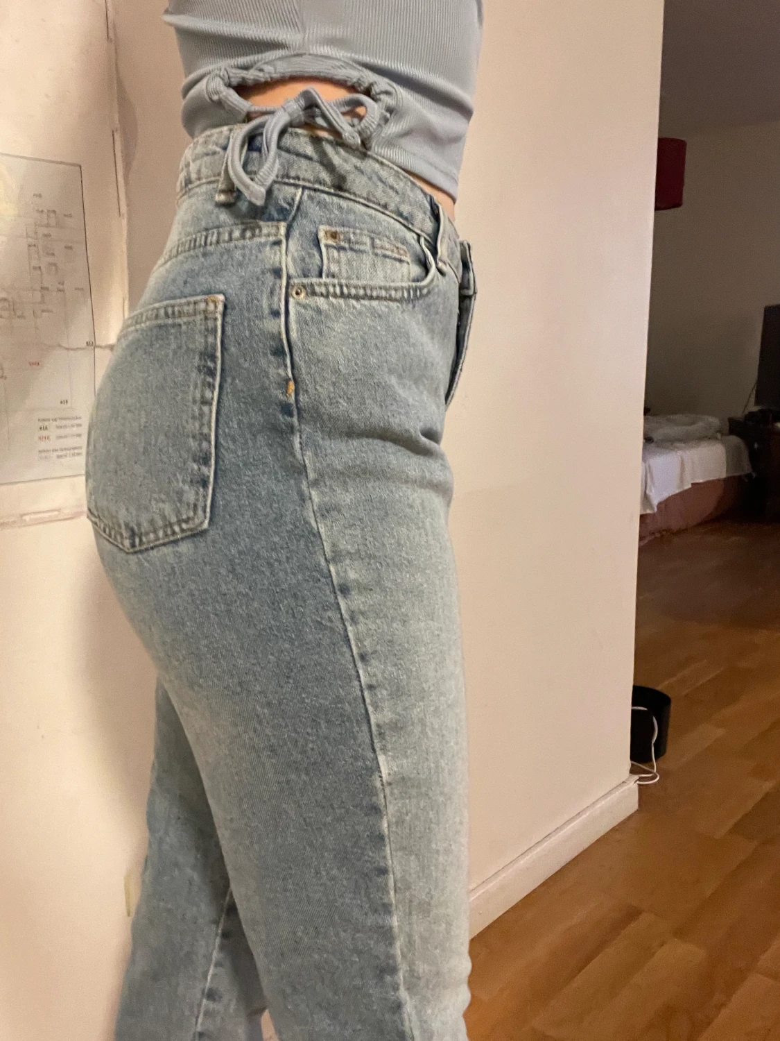 Jeans med slits. Nya! - 90