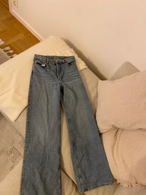 Jeans  - Jeans från monki. Strl 27 