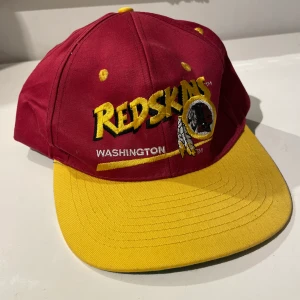 90s Washington Redskins-keps - Vintage NFL-keps från 90-talet, helt oanvänd, new old stock! Ovanlig!