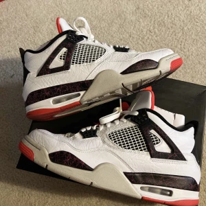 Jordan 4 Pale Citron - Jordan 4 Pale Citron Använda Box Finns  Skriv för fler bilder