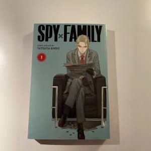 Hej hej Säljer första volymen i spy x family serien. Säljer den för 60kr. Är i super fint skick. 